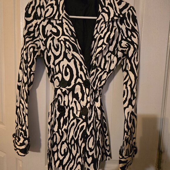 Jacket - Picture 1 of 4